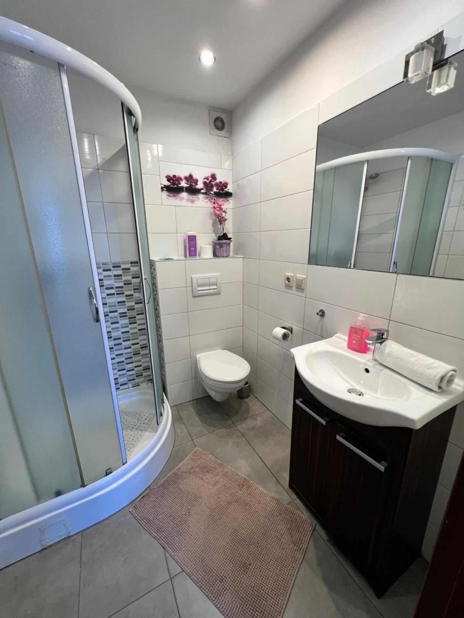 Noclegi Airportpark Privatunterkunft Pyrzowice
