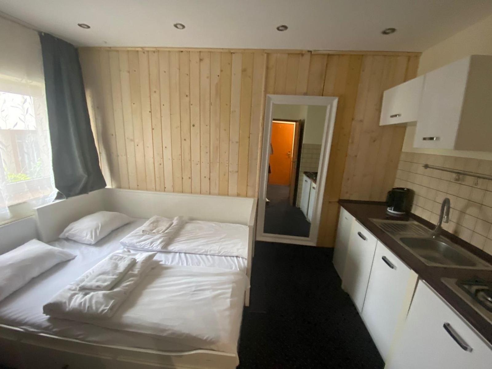 Privatunterkunft Noclegi Airportpark